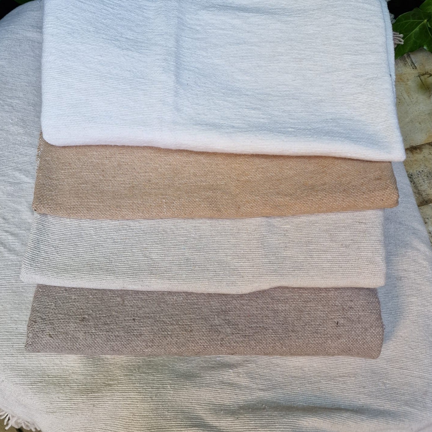 Pompom Deken Taupe