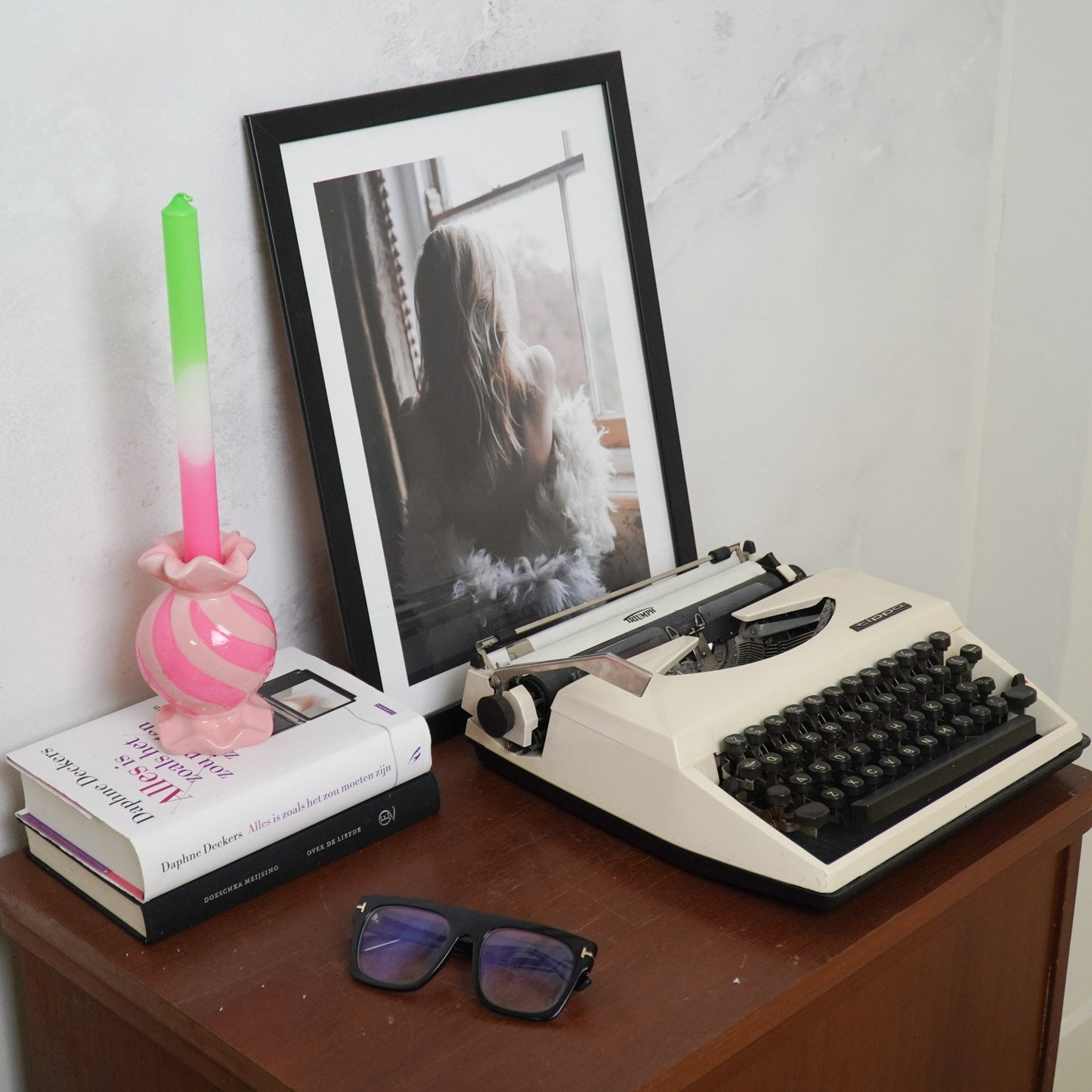 Kandelaar - Ronde toffee - Pink/ neon -8,5x8,5x13 cm